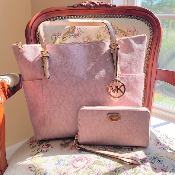 Michael Kors Handbags - Rare Michael Kors Set